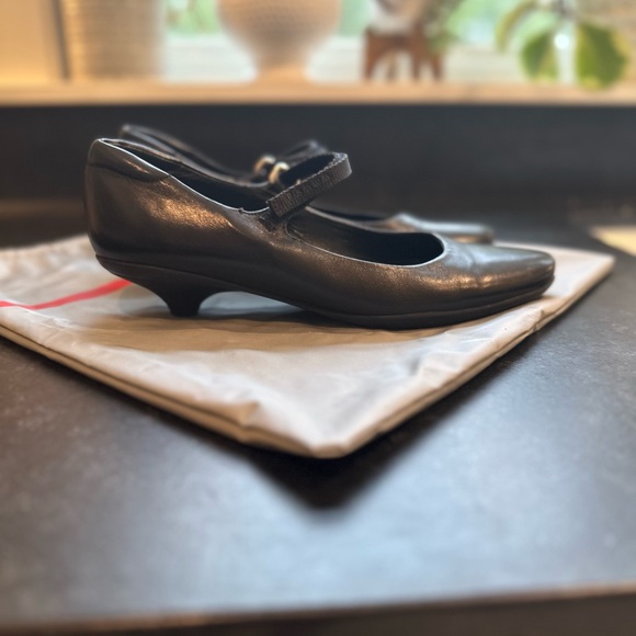 Authentic Vintage Prada Linea Rossa Mary Jane sport pumps - Picture 4 of 6